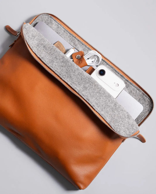 Lethano Slim Leather Sleeve – Housse en cuir élégante pour ordinateur portable