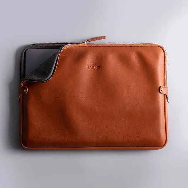 Lethano Slim Leather Sleeve – Housse en cuir élégante pour ordinateur portable